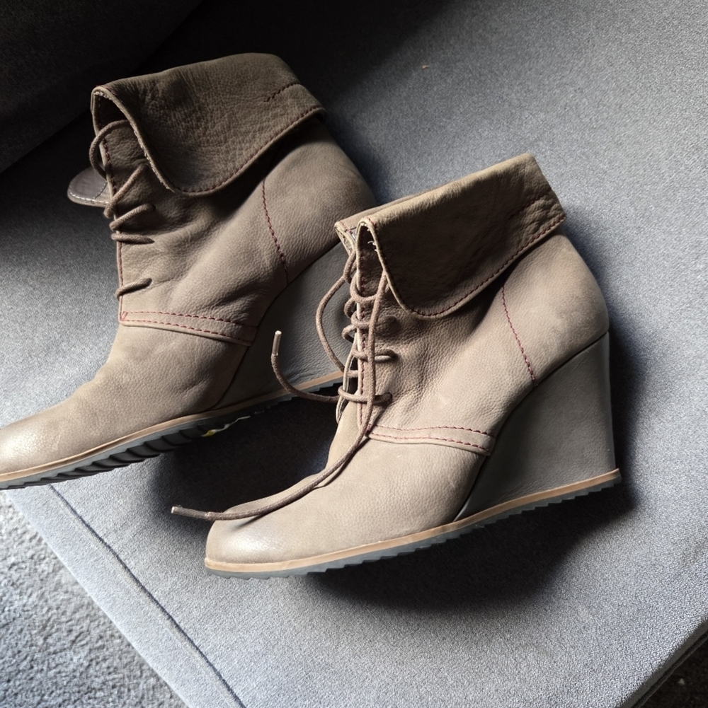 Tesori Brown Lace-Up Wedge Boots